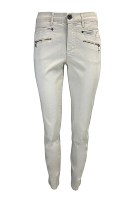 roy-pants-new-kitt
